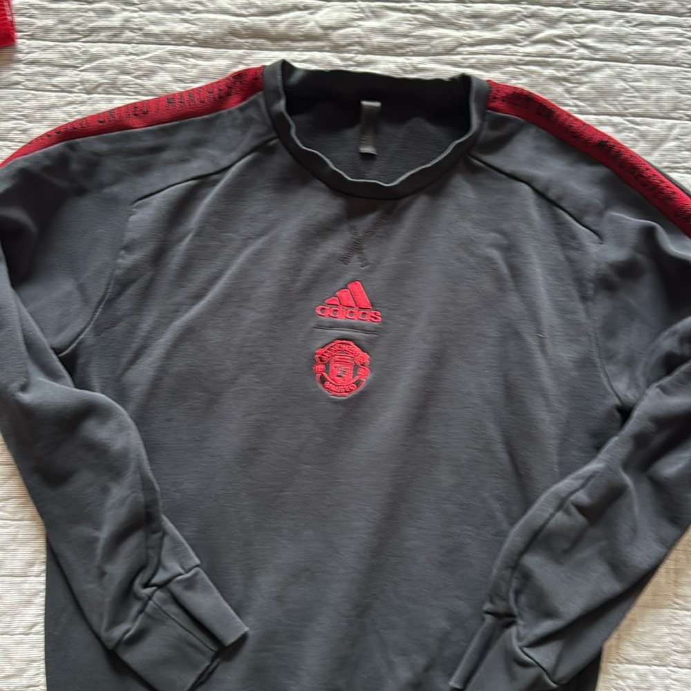 Adidas crew neck